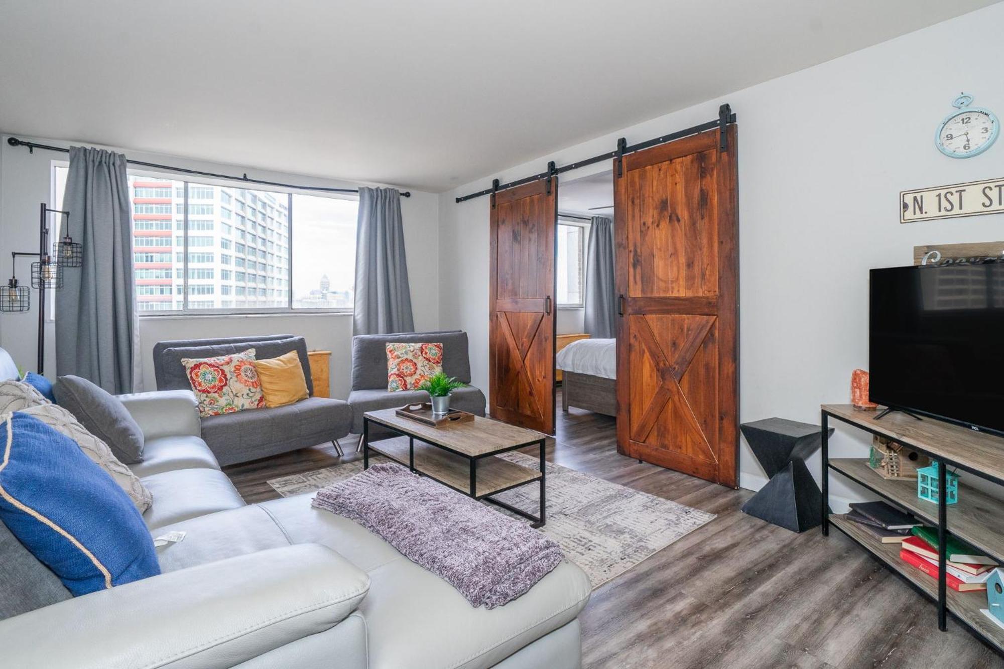 Welcoming Barn, 2 Bedroom & 1 Bath & Parking Атланта Екстер'єр фото