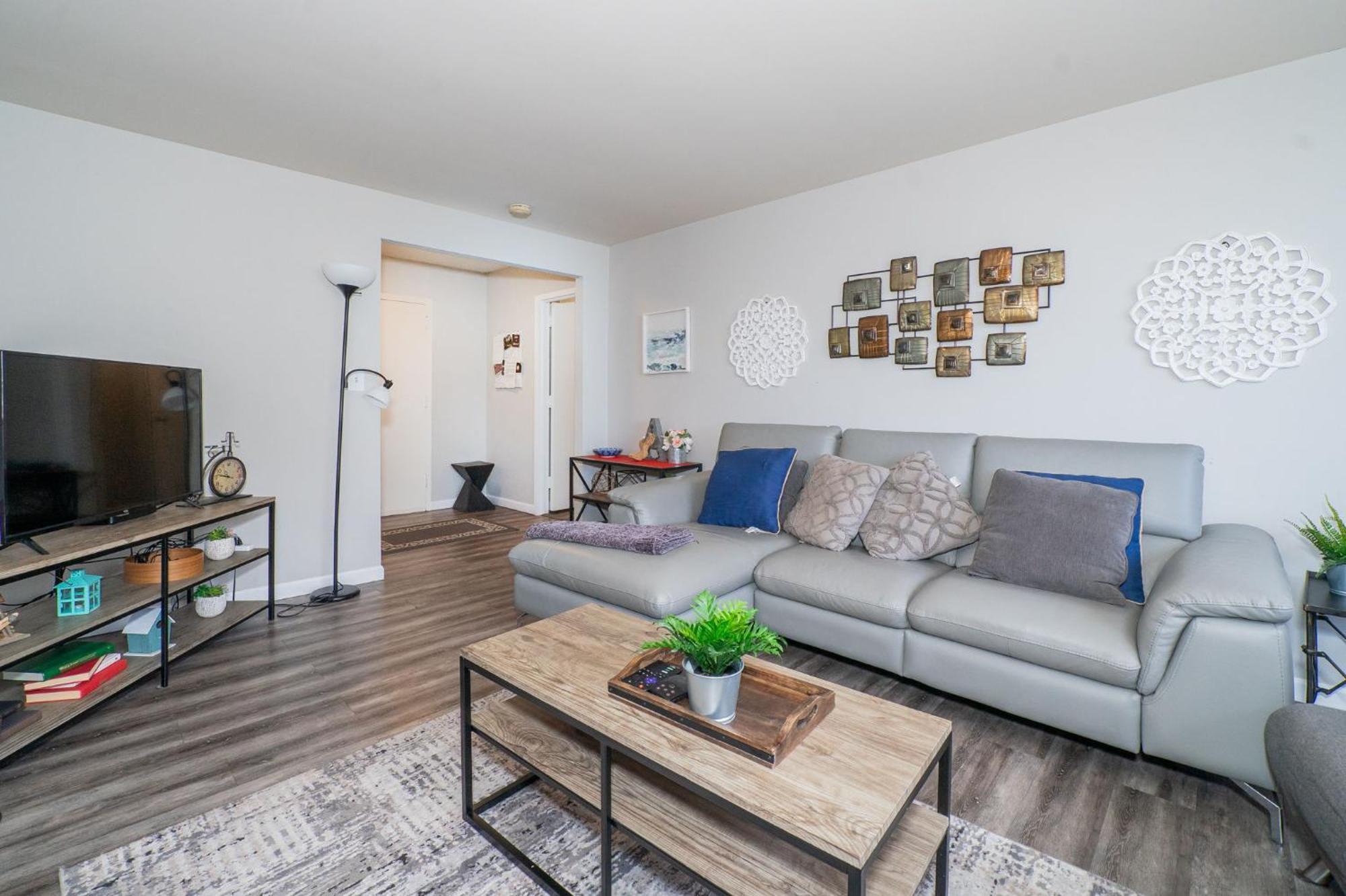Welcoming Barn, 2 Bedroom & 1 Bath & Parking Атланта Екстер'єр фото